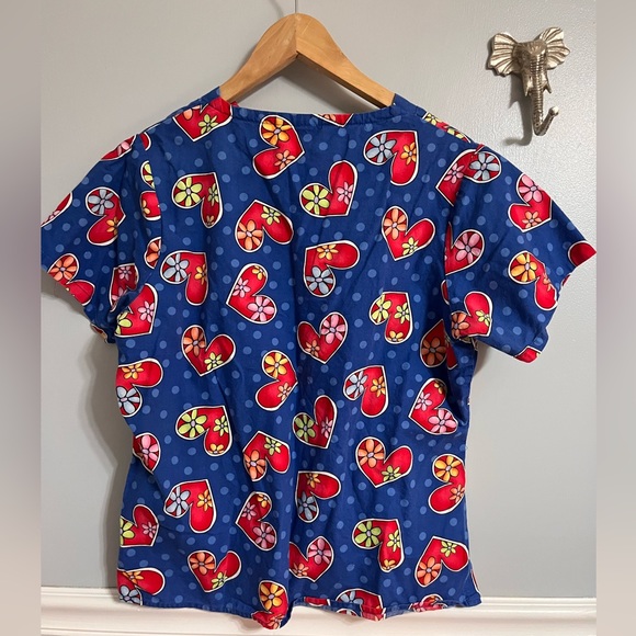 Heart Scrub Top - Picture 3 of 3